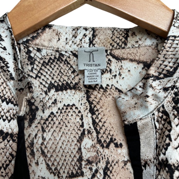 Tristan | Women's Serpentine Blouse Animal Snake Print Long Sleeve V-neck Top - Picture 4 of 8